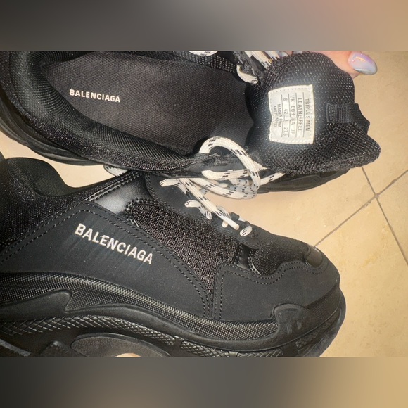 BALENCIAGA Men’s Triple S Sneaker in Black 42 EU - Picture 12 of 12